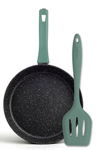 מארז טיגון - מחבת 20 ס"מ + תרווד סיליקון מחורץ ירוק CASUAL