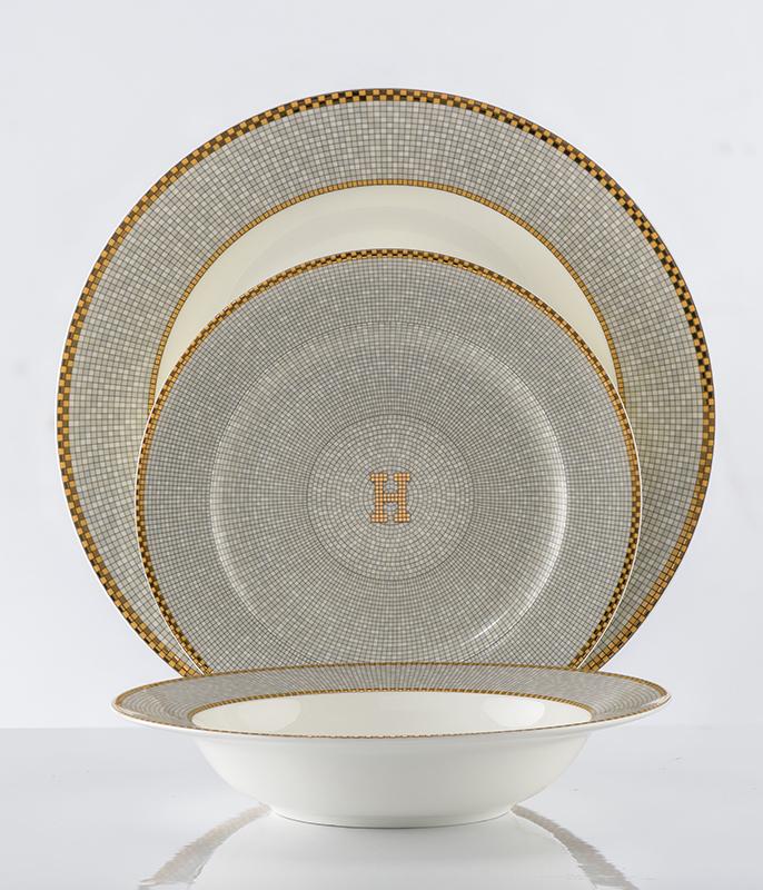 סט אוכל פורצלן דק ואיכותי 18 חל' HELENA GOLD FINE BONE CHINA